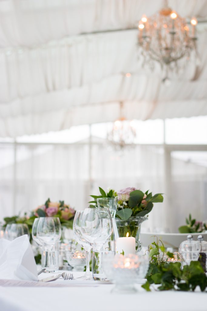 Beautiful dinner table for a wonderful moment with our selection of Background Music For Events